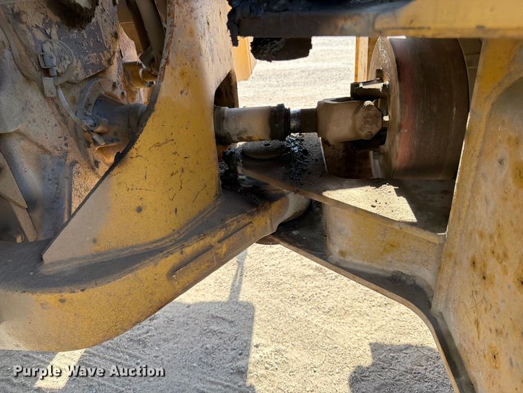 image for item FK0204 1990 Caterpillar 950F wheel loader