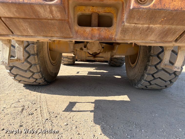 image for item FK0204 1990 Caterpillar 950F wheel loader