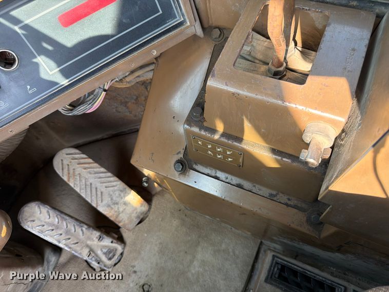 image for item FK0204 1990 Caterpillar 950F wheel loader