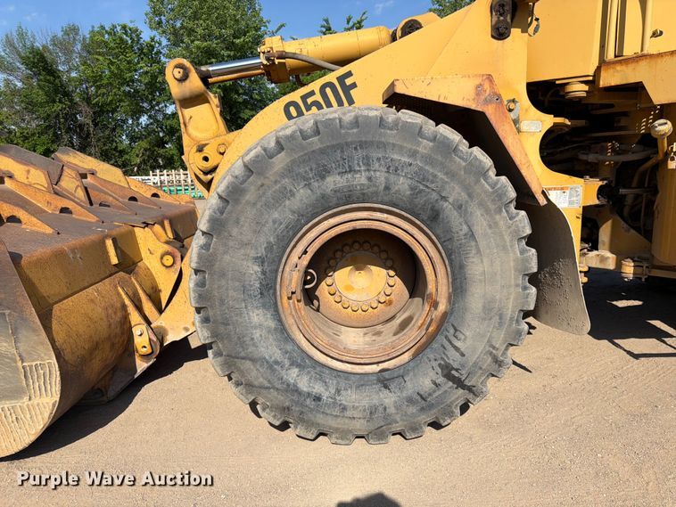 image for item FK0204 1990 Caterpillar 950F wheel loader