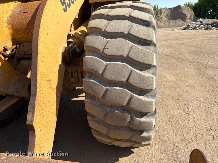 image for item FK0204 1990 Caterpillar 950F wheel loader