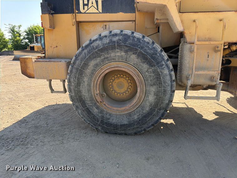 image for item FK0204 1990 Caterpillar 950F wheel loader