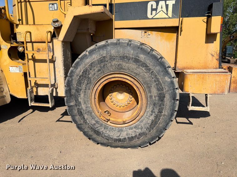 image for item FK0204 1990 Caterpillar 950F wheel loader