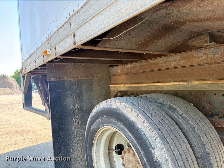 image for item FK0205 1999 Mitsubishi Fuso FH211 box truck
