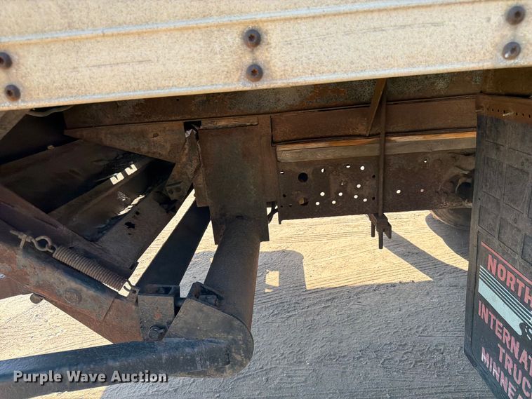 image for item FK0205 1999 Mitsubishi Fuso FH211 box truck