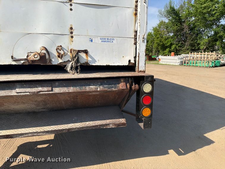 image for item FK0205 1999 Mitsubishi Fuso FH211 box truck