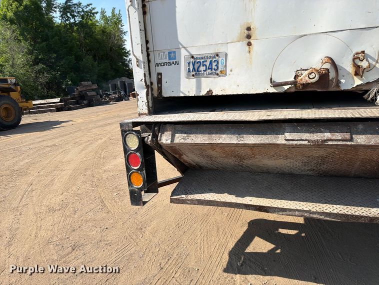 image for item FK0205 1999 Mitsubishi Fuso FH211 box truck
