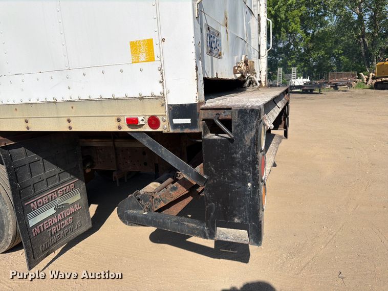 image for item FK0205 1999 Mitsubishi Fuso FH211 box truck