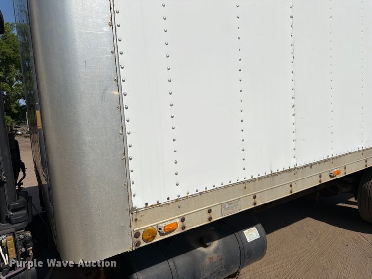 image for item FK0205 1999 Mitsubishi Fuso FH211 box truck