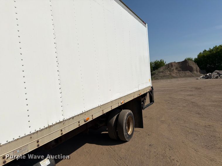 image for item FK0205 1999 Mitsubishi Fuso FH211 box truck