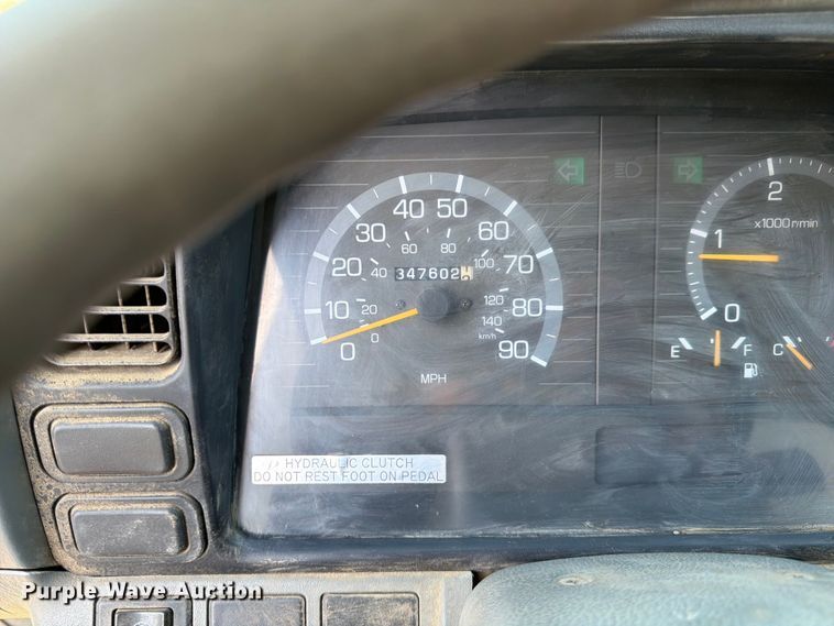 image for item FK0205 1999 Mitsubishi Fuso FH211 box truck