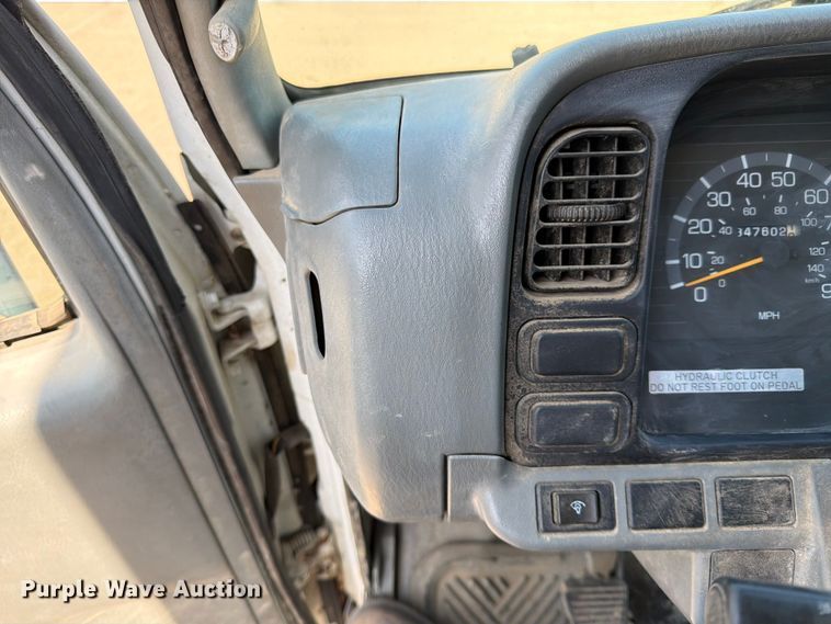 image for item FK0205 1999 Mitsubishi Fuso FH211 box truck