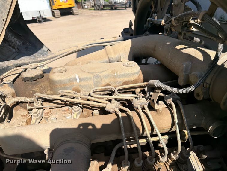 image for item FK0205 1999 Mitsubishi Fuso FH211 box truck