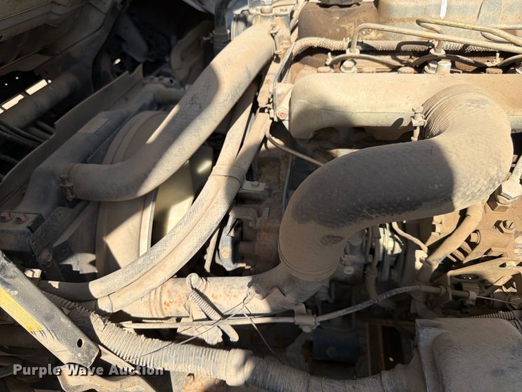 image for item FK0205 1999 Mitsubishi Fuso FH211 box truck