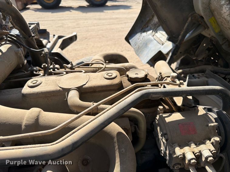 image for item FK0205 1999 Mitsubishi Fuso FH211 box truck