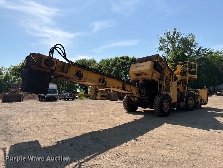 image for item FK0206 Weiler E1250 material transfer vehicle