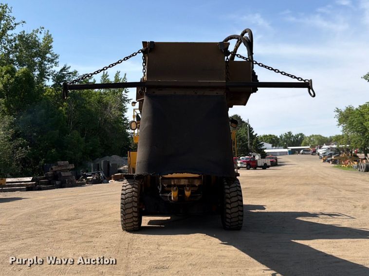 image for item FK0206 Weiler E1250 material transfer vehicle