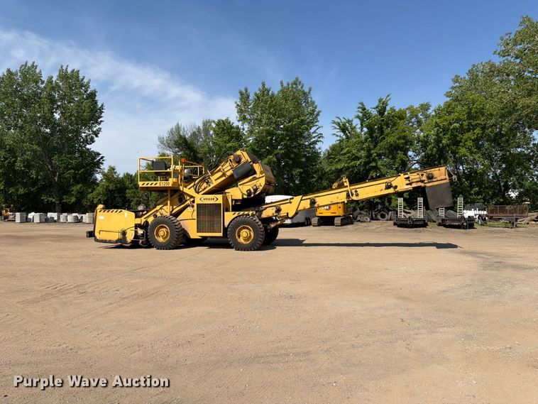 image for item FK0206 Weiler E1250 material transfer vehicle