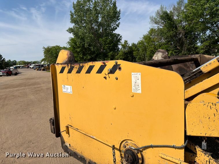 image for item FK0206 Weiler E1250 material transfer vehicle