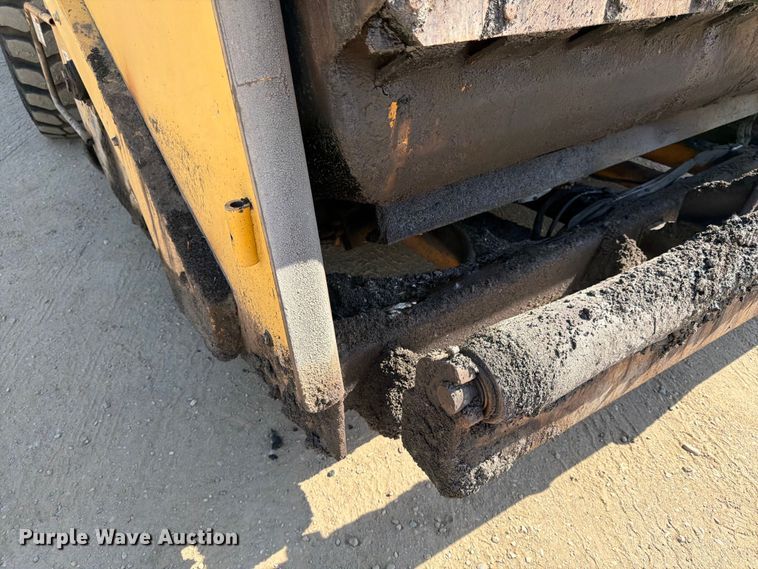image for item FK0206 Weiler E1250 material transfer vehicle