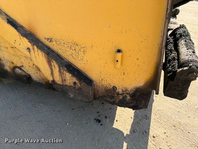 image for item FK0206 Weiler E1250 material transfer vehicle