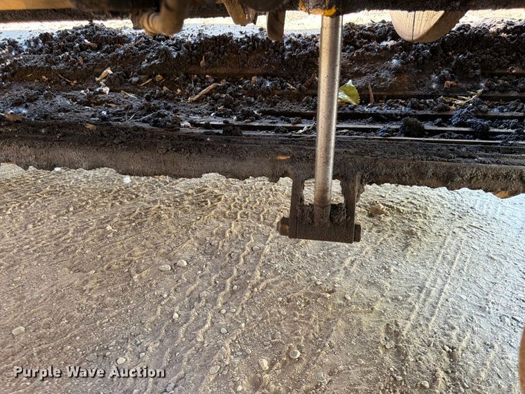 image for item FK0206 Weiler E1250 material transfer vehicle