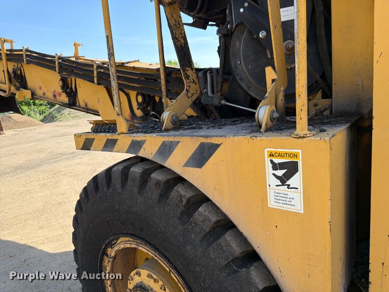 image for item FK0206 Weiler E1250 material transfer vehicle
