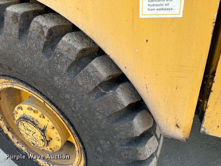 image for item FK0206 Weiler E1250 material transfer vehicle