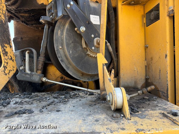 image for item FK0206 Weiler E1250 material transfer vehicle