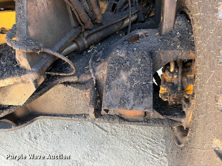 image for item FK0206 Weiler E1250 material transfer vehicle