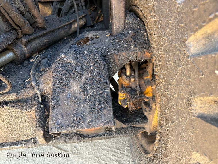 image for item FK0206 Weiler E1250 material transfer vehicle
