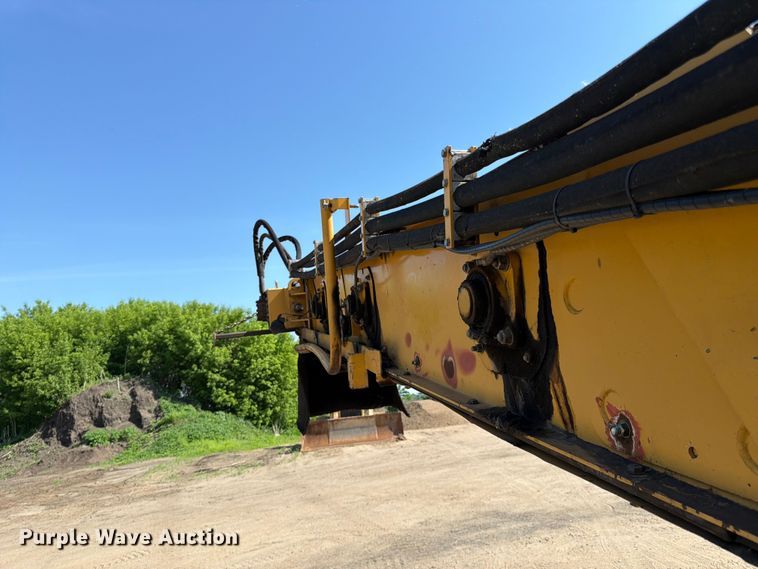 image for item FK0206 Weiler E1250 material transfer vehicle