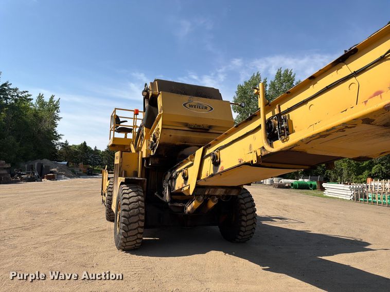 image for item FK0206 Weiler E1250 material transfer vehicle