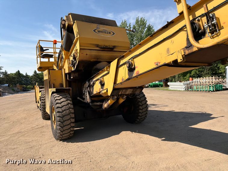 image for item FK0206 Weiler E1250 material transfer vehicle