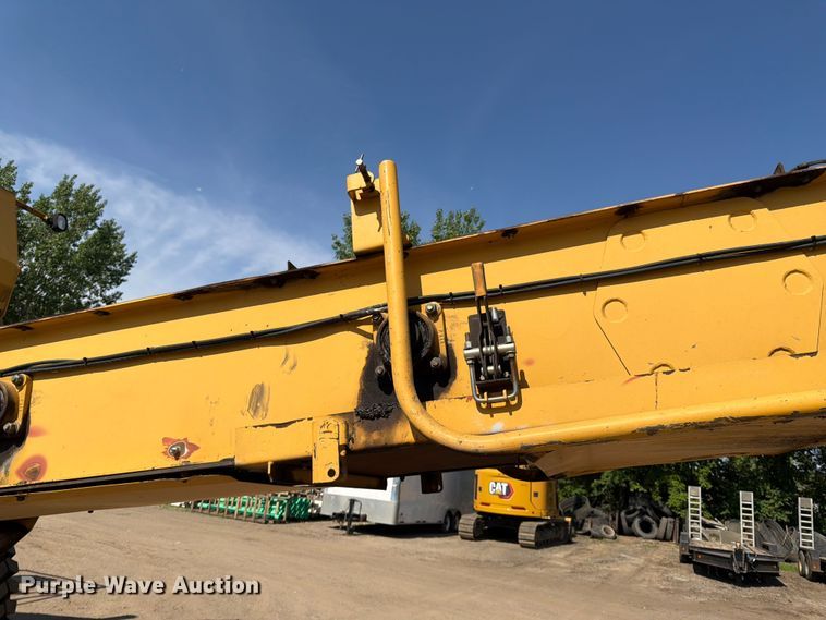 image for item FK0206 Weiler E1250 material transfer vehicle