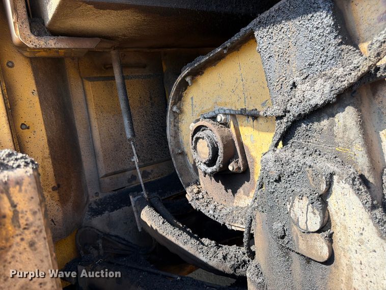 image for item FK0206 Weiler E1250 material transfer vehicle