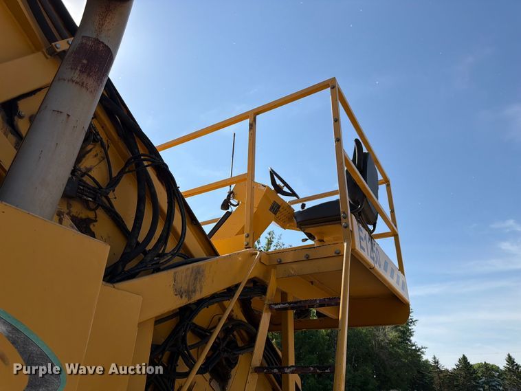 image for item FK0206 Weiler E1250 material transfer vehicle