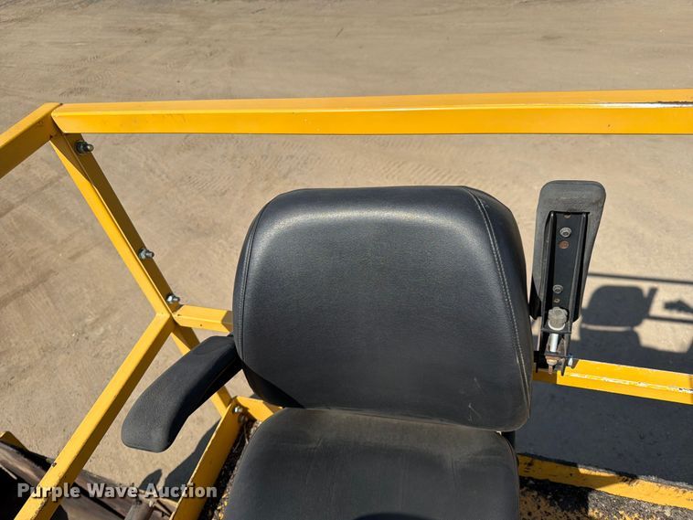 image for item FK0206 Weiler E1250 material transfer vehicle