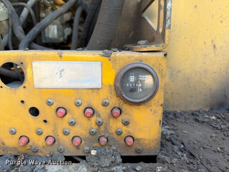 image for item FK0206 Weiler E1250 material transfer vehicle