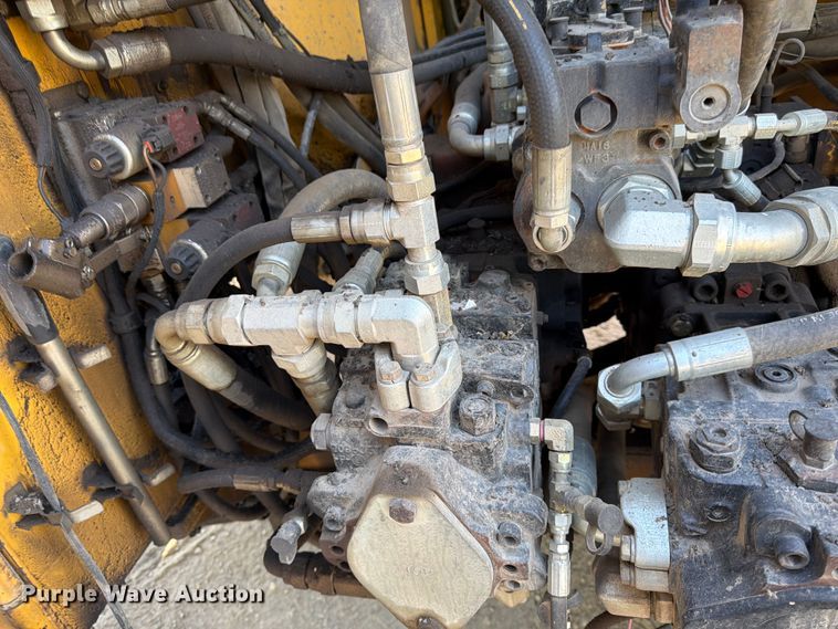 image for item FK0206 Weiler E1250 material transfer vehicle