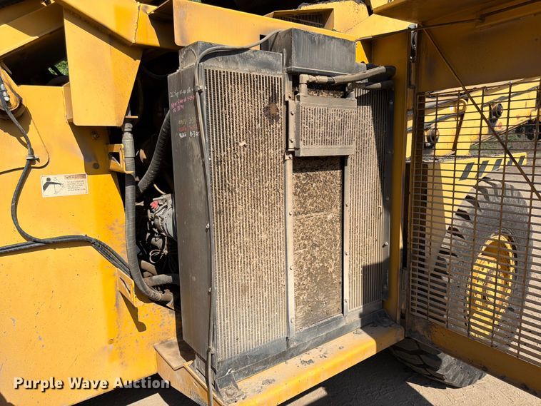 image for item FK0206 Weiler E1250 material transfer vehicle