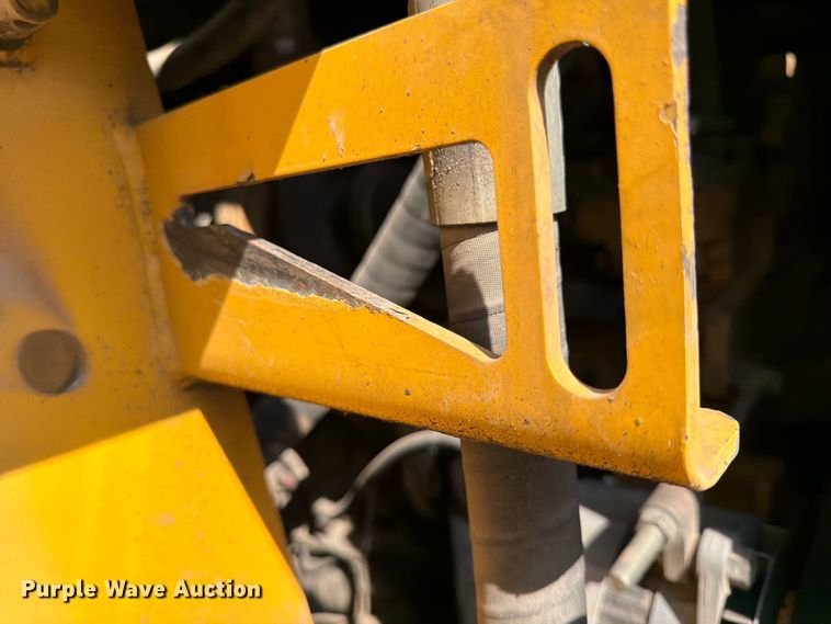 image for item FK0206 Weiler E1250 material transfer vehicle