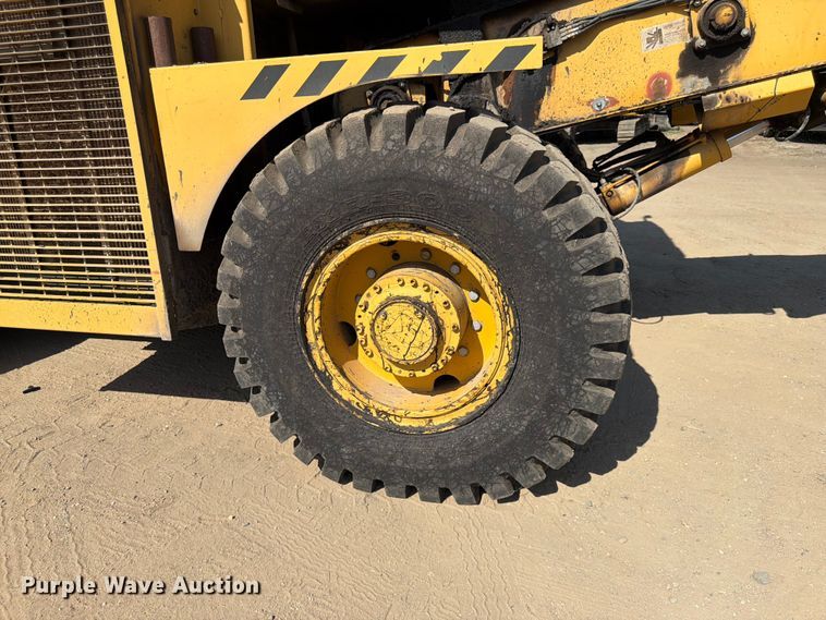 image for item FK0206 Weiler E1250 material transfer vehicle