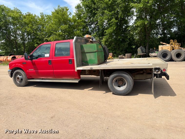 image for item FK0210 2004 Ford F350 Super Duty Crew Cab flatbed pickup truck
