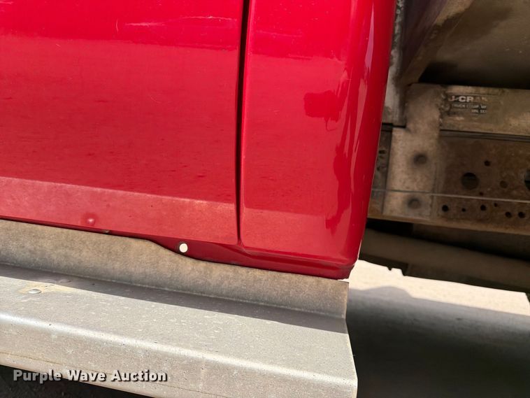 image for item FK0210 2004 Ford F350 Super Duty Crew Cab flatbed pickup truck