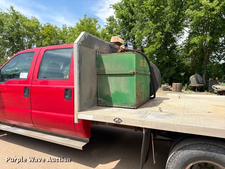 image for item FK0210 2004 Ford F350 Super Duty Crew Cab flatbed pickup truck