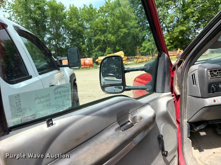 image for item FK0210 2004 Ford F350 Super Duty Crew Cab flatbed pickup truck