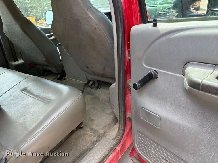 image for item FK0210 2004 Ford F350 Super Duty Crew Cab flatbed pickup truck