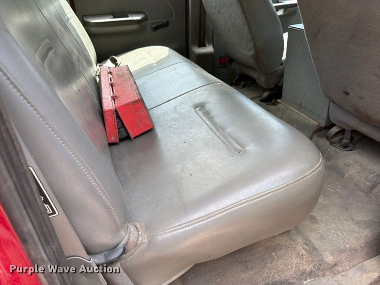 image for item FK0210 2004 Ford F350 Super Duty Crew Cab flatbed pickup truck