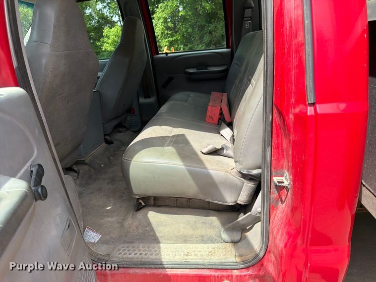 image for item FK0210 2004 Ford F350 Super Duty Crew Cab flatbed pickup truck